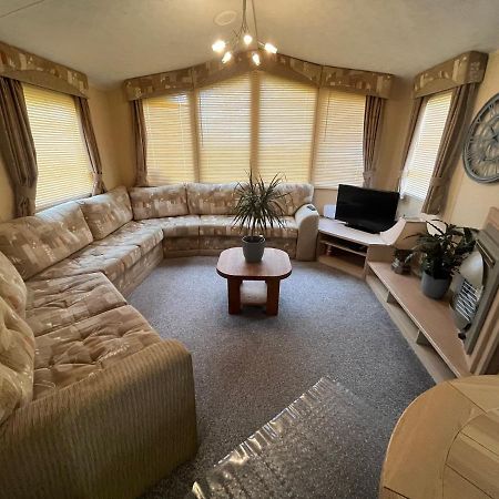 Fulmar 43 ~ Parkdean Holiday Resort Great Yarmouth Buitenkant foto