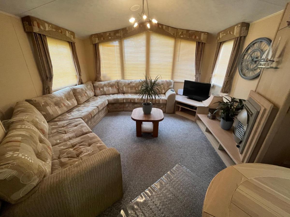 Fulmar 43 ~ Parkdean Holiday Resort Great Yarmouth Buitenkant foto