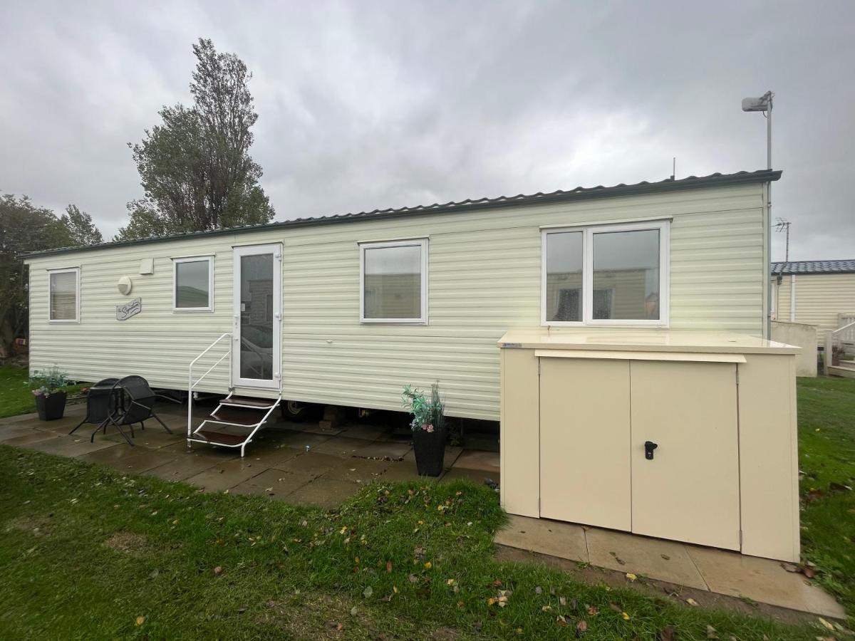 Fulmar 43 ~ Parkdean Holiday Resort Great Yarmouth Buitenkant foto