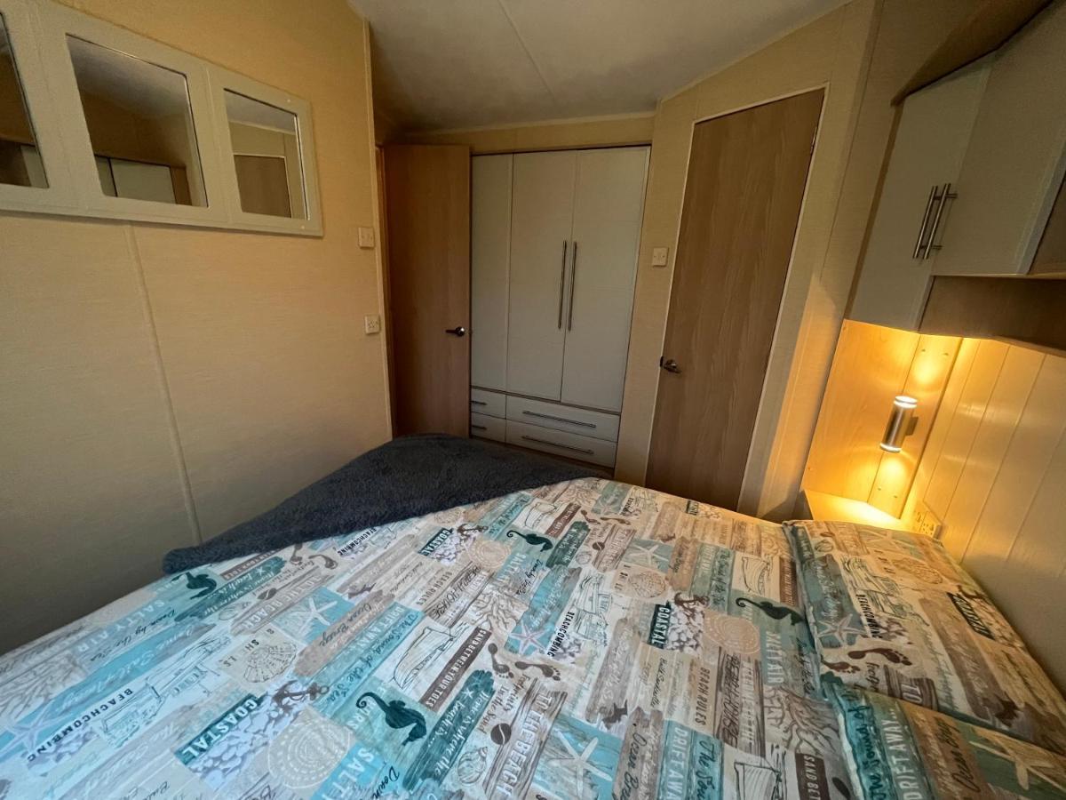 Fulmar 43 ~ Parkdean Holiday Resort Great Yarmouth Buitenkant foto