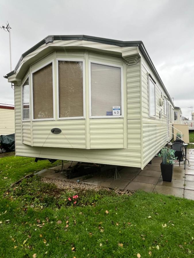 Fulmar 43 ~ Parkdean Holiday Resort Great Yarmouth Buitenkant foto