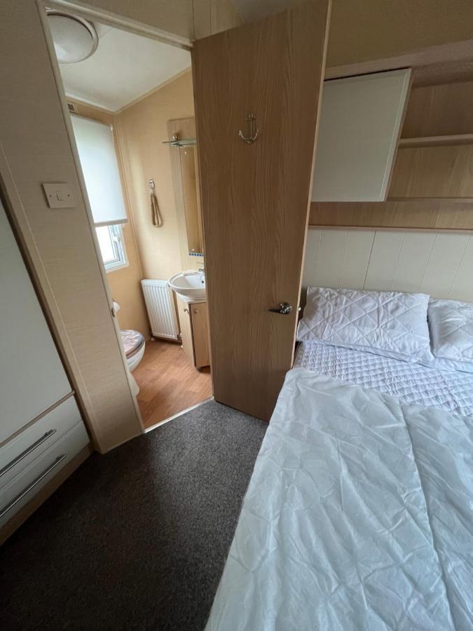 Fulmar 43 ~ Parkdean Holiday Resort Great Yarmouth Buitenkant foto